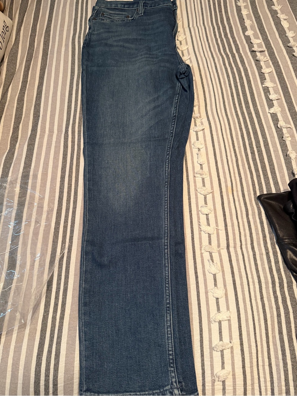 Classic Straight-Leg men’s Jeans in Dark Blue